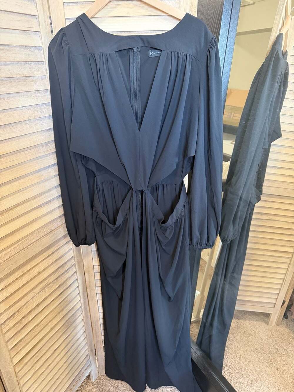 NWT Fashion To Figure Cutout Maxi Dress Cape in Black Size 2XL